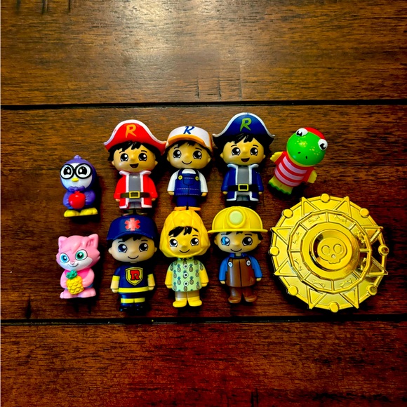 Ryan’s World Mini Figurines! - Picture 1 of 3